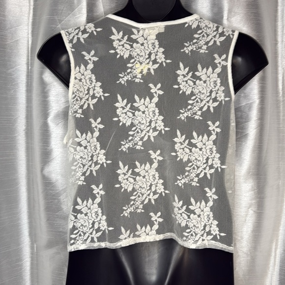 Iris Basic NWOT Cream Women’s 3X V Neck Sleeveless Netted Back Knot Ruffle Top - Picture 4 of 7